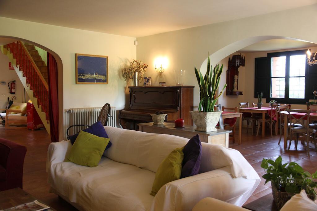 Hostal Nou De Crespia ภายนอก รูปภาพ